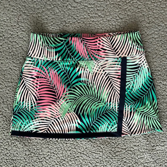Women’s Tommy Bahama Active Golf Skort Skirt Tropical Print Size Medium EUC - Picture 1 of 7